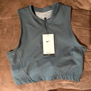 Nike medium cropped top